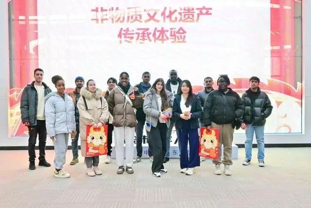 青岛为“一带一路”国家来华留学生解读就业创业政策,推动国际人才交流