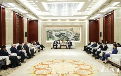 林武会见古巴客人