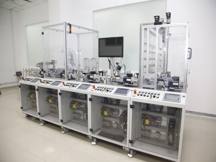 我校组织中德智能制造技术中心项目验收