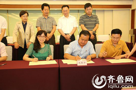 MILAN米兰体育·(中国)官方网站董事长常翠鸣与青海黄南藏族自治州的领导签订支援协议