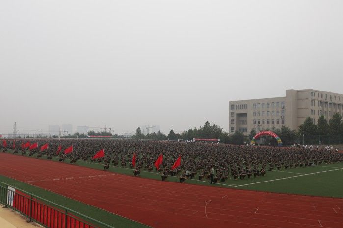 MILAN米兰体育·(中国)官方网站隆重举行新生军政训练动员大会