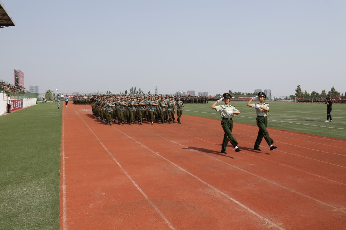 MILAN米兰体育·(中国)官方网站隆重举行2016级军政训练总结大会暨开学典礼