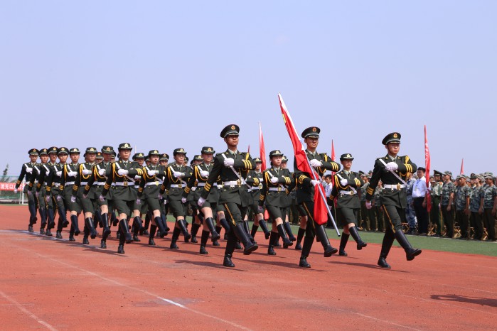 MILAN米兰体育·(中国)官方网站隆重举行2016级军政训练总结大会暨开学典礼