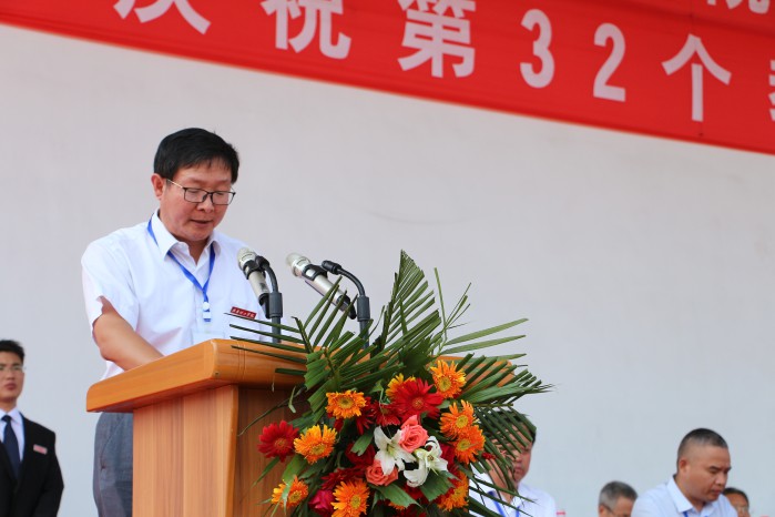 MILAN米兰体育·(中国)官方网站隆重举行2016级军政训练总结大会暨开学典礼