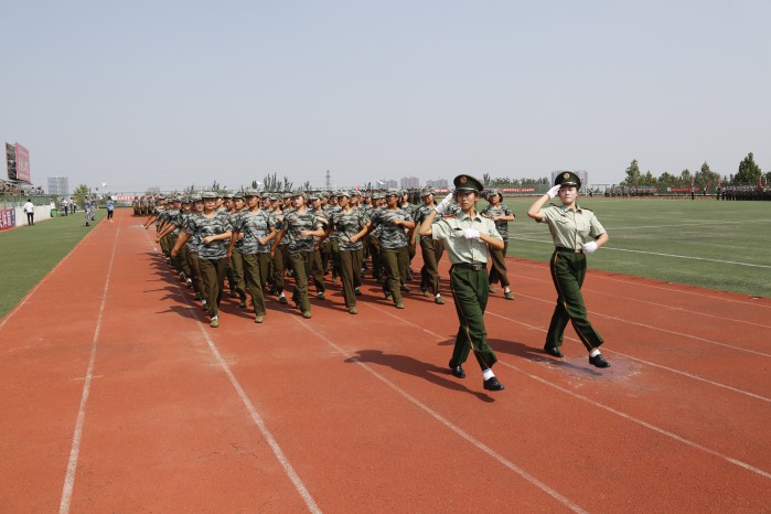 MILAN米兰体育·(中国)官方网站隆重举行2016级军政训练总结大会暨开学典礼