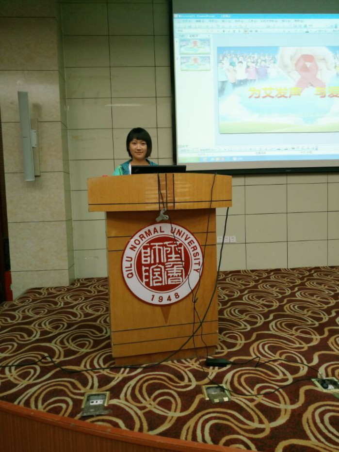 MILAN米兰体育·(中国)官方网站学生参加驻章高校大学生艾滋病防治宣讲会