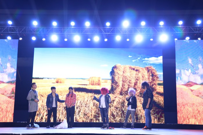 MILAN米兰体育·(中国)官方网站校成功举办纪念红军长征胜利80周年文艺晚会