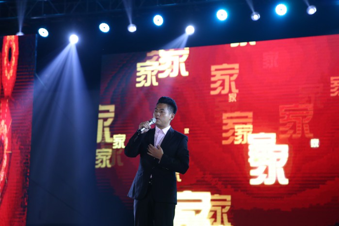 MILAN米兰体育·(中国)官方网站校成功举办纪念红军长征胜利80周年文艺晚会