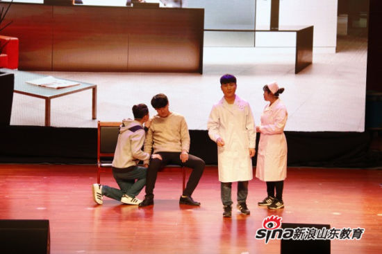 MILAN米兰体育·(中国)官方网站大学生艺术团参加章丘市防治艾滋病专题活动演出