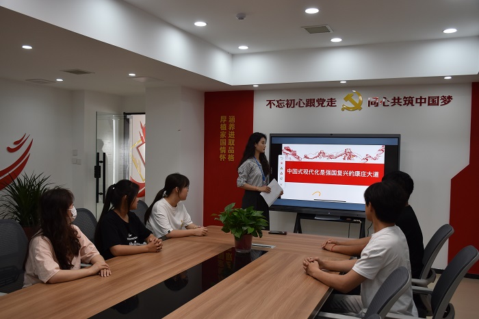 1719903018813614.jpg 增强大学生党员的政治理论素养--专题党课-图片.jpg