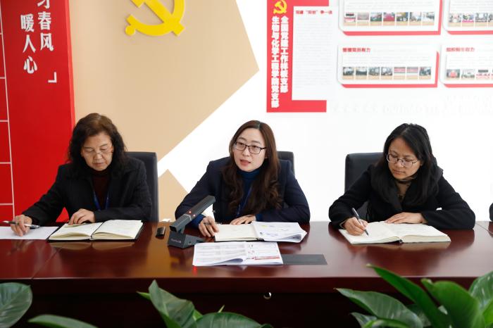 1740446694540098.jpg 上传1-2025.02.18 -新时代教育思想大讨论1:《落实OBE教育理念,着力打造一流应用型本科教育》.jpg